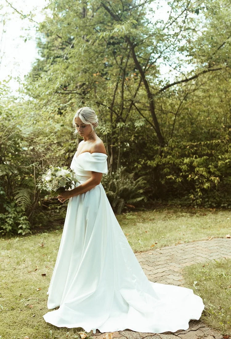 Bride with soft glam wedding makeup by Jayda K Makeup
